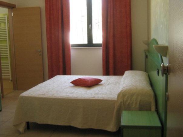 Villa Arneide Bed And Breakfast Torre Lapillo Zimmer foto